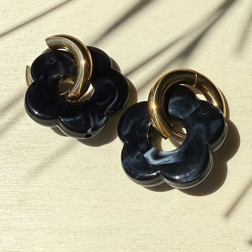Black colour marbled Flower Resin Acrylic Hoop Earrings Huggie Style